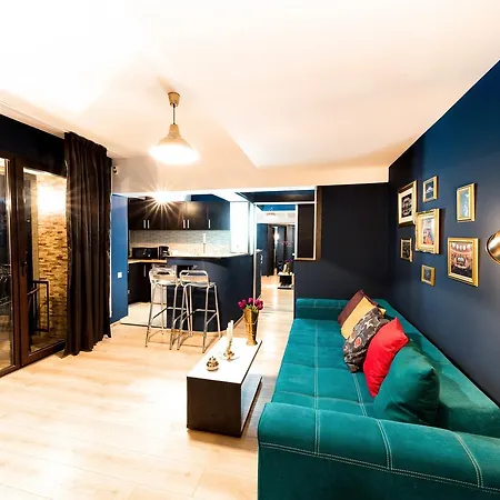 Homelike Central - Old Town Apartment Bucharest